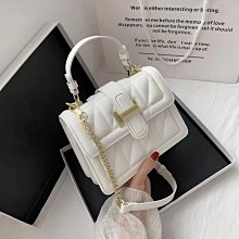 下殺-網紅羅馬風涼拖鞋女外穿2022年春夏新款平底夾趾水鑽沙灘時尚涼鞋 歷史價格詳細信息