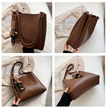 下殺-網紅羅馬風涼拖鞋女外穿2022年春夏新款平底夾趾水鑽沙灘時尚涼鞋 歷史價格詳細信息