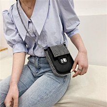 下殺-新款潮流手機包簡約休閑斜挎包百搭JD時尚寬肩帶迷你單肩小方包 歷史價格詳細信息