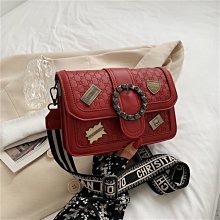 【徽章小方包】韓版鉚釘手提包 鍊條側背包 時尚個性斜背包☆精品社 歷史價格詳細信息