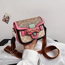 流行網紅印花百搭休閒腋下包 小眾設計大容量大包包 高級質感氣質女士托特包 韓版時尚女生單肩包 卡通上課簡約托特包 歷史價格詳細信息