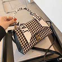 下殺-小眾設計撞色春夏新品大容量包包百JD搭通勤單肩包溫柔風斜跨包 歷史價格詳細信息