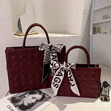 下殺-大包包早秋新款潮休閑手提單肩包大JD容量休閑斜挎包大小款女包 歷史價格詳細信息