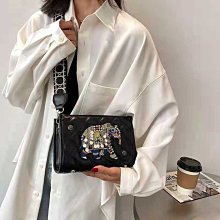 下殺 方扣復古皮帶女簡約百搭ch新款ic風格褲腰帶黑色裝飾新寬牛仔褲學生#真皮腰帶#大衣皮帶#打結腰帶#裝飾腰帶#牛仔褲 歷史價格詳細信息