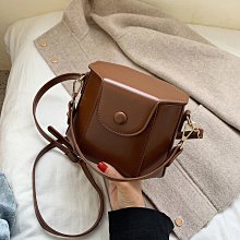 下殺-小包包女新款港風女士三層大容量韓JD版百搭鏈條單肩斜挎水桶包 歷史價格詳細信息