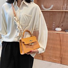 下殺-高級感包包洋氣女包新款潮JD韓版百搭質感斜挎包時尚胸包單肩包 歷史價格詳細信息