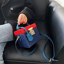 下殺-網紅羅馬風涼拖鞋女外穿2022年春夏新款平底夾趾水鑽沙灘時尚涼鞋 歷史價格詳細信息