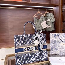 下殺-大包包早秋新款潮休閑手提單肩包大JD容量休閑斜挎包大小款女包 歷史價格詳細信息