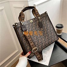 【解憂先生】【】 酒心泡芙包包 學院風女包新款大容量單肩斜背包字母帆布百搭減齡 歷史價格詳細信息