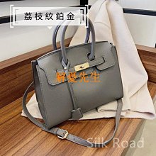 【解憂先生】【】 酒心泡芙包包 學院風女包新款大容量單肩斜背包字母帆布百搭減齡 歷史價格詳細信息