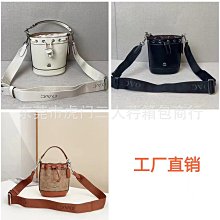 新款熱銷 蔻家馳手表女時尚簡約氣質女士石英表名牌小眾輕奢鑲鉆方形女表明星大牌同款手錶 歷史價格詳細信息