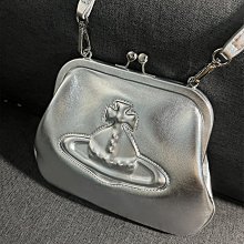 新款土豪金電動剃鬚刀三刀頭鬍鬚刀充電式多功能防水刮鬍刀混批 歷史價格詳細信息