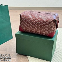 新款上架狗牙包配禮盒戈雅 洗漱包優雅氣質 日常必備材質耐造耐設計簡約 包身輕便日常造不心疼 萬年長青款上身酷！時髦！尺寸：24*11*14cm明星大牌同款包包 歷史價格詳細信息