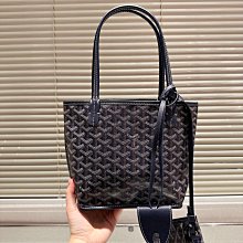 新款上架狗牙包無盒size：35cm戈雅購物袋屬于這個季節的迷你購物袋狗牙灰粉定 實物真的很有質感，灰粉配色絕配！！！明星大牌同款包包 歷史價格詳細信息