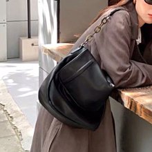 ＳｅｙｅＳ 　韓系自然風基本款簡約半月型馬鞍肩背包 歷史價格詳細信息