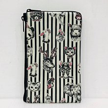 【Dolly club】手繪風貓咪 系列 & 各式包款 水餃包 方包 零錢包 存摺包 化妝包 防水包 手提包 歷史價格詳細信息