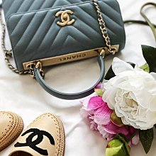 類似款咖啡色????厚針織????長袖細肩露香肩毛衣 歷史價格詳細信息