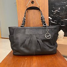 經典款肩背包 USB功能斜背包 媽媽包  手提包Colorland台灣總代理-雪倫小舖 歷史價格詳細信息