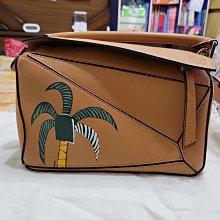 【LOEWE 羅威】PUZZLE 小號 棕色 經典小牛皮 拼圖手提包 側背包 斜背包 相機包 歷史價格詳細信息