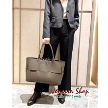 小V特賣館~ 歐單 新款 滿滿的鬆弛感 寬鬆舒適 高端重磅醋酸棒球服外套 (K1760) 歷史價格詳細信息