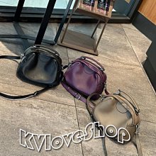 時尚 氣質 黑白手提肩背兩用馬鞍包 背帶長120公分 貨品如新 歷史價格詳細信息