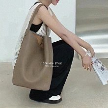 韓國真皮牛皮多口袋拉鍊款側背包/斜背包～黑色 歷史價格詳細信息