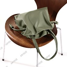 【褶皺手工真皮質褶皺大包】暫缺。 24上市獨家特訂製品墨綠&深灰&黒。可當單肩.手提.斜挎感恩款。官網☆優月☆另中包樹枝包樹幹包☆MEPP☆摺衣☆特製款♥️不退 歷史價格詳細信息