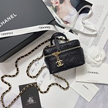 CHANEL mini垃圾袋 時尚圈的領頭軍 22bag已經成爲托特包中的頂流 尺寸:19x20x6cm 3980 歷史價格詳細信息