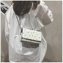 ZUCA”S - 小方包編織迷你信封包單肩斜跨包側背包 - X-196 歷史價格詳細信息