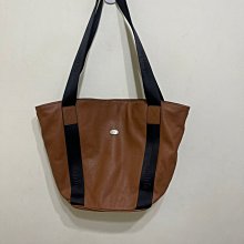 「 二手包 」 真皮斜背包（咖啡）181 歷史價格詳細信息