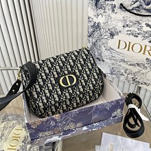 外貿新款DIOR羅馬包 單肩包斜背包 原版壓花牛皮  洋氣女包 超好看『魅足時尚』 歷史價格詳細信息