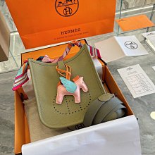 外貿新款爆款牛角包 潮流單肩包手提包斜背包 很有設計感 油蠟牛皮材質 搭金屬『魅足時尚』 歷史價格詳細信息