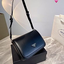 外貿新款Prada腋下包  網紅同款手提斜挎腰包 輕便簡單實用  『魅足時尚』 歷史價格詳細信息