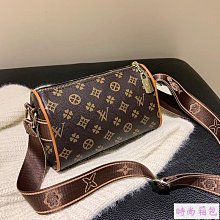 現貨特價 女士側背小包包 經典流行斜跨斜背包 復古老花包包女寬肩帶斜背包 波士頓包 軟皮枕頭包-予你優選 歷史價格詳細信息