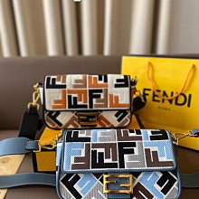 FEND New Look 迷妳小方包草編繫列 純手工打造 慵懶法式風 ????簡約又時尚日常隨心搭配都很nice✔️ 歷史價格詳細信息