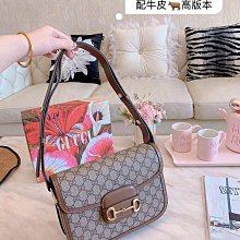 Gucc* A/W 23新款提花撞色毛衣 一件頂倆的工藝難度‼️又甜又酷是不是你們喜歡的風格！ 市面最強不用多說！他的logo撞色部份不是平面的‼️‼️是立體的 歷史價格詳細信息