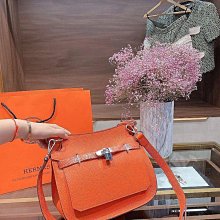 【愛馬仕 HERMES】牛角圖騰耳環-金色+黑色 ☆保證真品☆ 全新~*購於愛馬仕專櫃~ 歷史價格詳細信息
