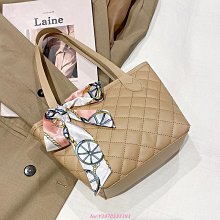 菱格手提托特包女生包包 女手提包 女幾何夜光水桶包 百搭菱格斜挎包 百變折疊斜跨包包 水餃包ST11021109 流行 歷史價格詳細信息