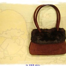 O L~♥ ♡ 諾*薇*雅~~♥ ♡ 雜 誌 款~全新按扣式皮套.只要不是大面板手機.大致上都可以放 歷史價格詳細信息