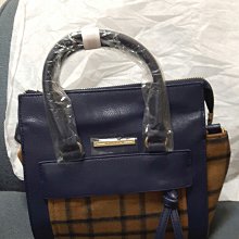 日本專櫃帶回~全新正品~ agnes.b 十字紋防刮肩背側背波士頓包 歷史價格詳細信息