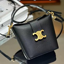 熱銷 包包女真皮質感2023新款中年女包媽媽包多層大容量軟皮單肩斜背包-惠誠小屋 歷史價格詳細信息