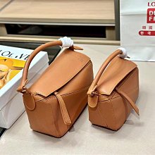 熱銷新款 LOEW*  經典標誌鏤空胸針  簡約大氣 優雅不凡明星大牌同款首飾潮品妖精 歷史價格詳細信息