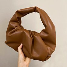 2024新款云朵包三葉草尼龍餃子斜挎包單肩休閑百搭大容量時尚通勤 歷史價格詳細信息