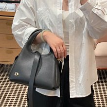 歐美復古托特巴黎鉚釘機車包ins辣妹包2023新高級手提枕頭單肩包 歷史價格詳細信息