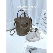 2024新款豬鼻子包豆腐包空姐包牛皮女士包休閑小包單肩斜挎小方包熱銷 明星大牌同款包包 歷史價格詳細信息