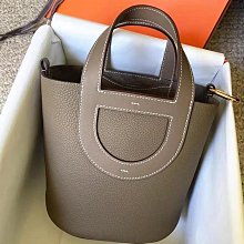 2024新款豬鼻子包豆腐包空姐包牛皮女士包休閑小包單肩斜挎小方包熱銷 明星大牌同款包包 歷史價格詳細信息