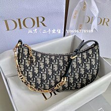 迪奧CD Dior 圓領毛衣 針織衫 上衣百搭經典~胸前卡通圖案設計，簡約又高級！柔軟高密度的針織毛衣，親膚感巨好 歷史價格詳細信息