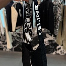 Celine 連帽羽絨外套 馬甲 背心 袖子可柝 一衣多穿 好穿舒適，百搭，兼具實用性和設計感的經典款單品！經典凱旋門SML 歷史價格詳細信息