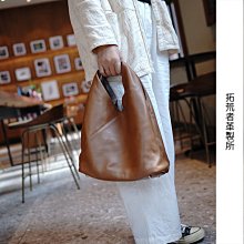 拓荒者革制所。小眾設計頭層牛皮單肩背包簡約托特包真皮百搭大容量單肩腋下包女 歷史價格詳細信息