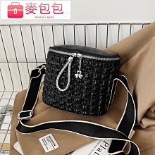 2022春夏季新款休閒斜挎運動包時尚防水牛津布圓筒包男女通用包潮 歷史價格詳細信息